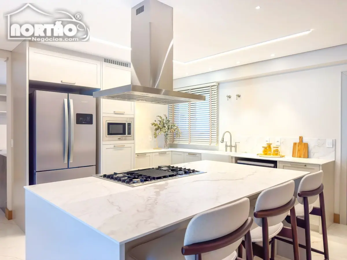 Casa, 4 quartos, 361 m² - Foto 9