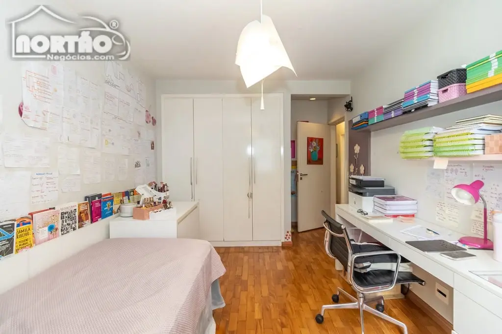 Casa, 4 quartos, 143 m² - Foto 2