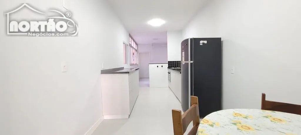 Casa, 4 quartos, 250 m² - Foto 9