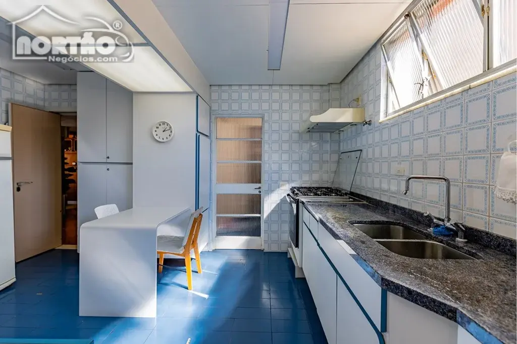 Casa, 4 quartos, 258 m² - Foto 2