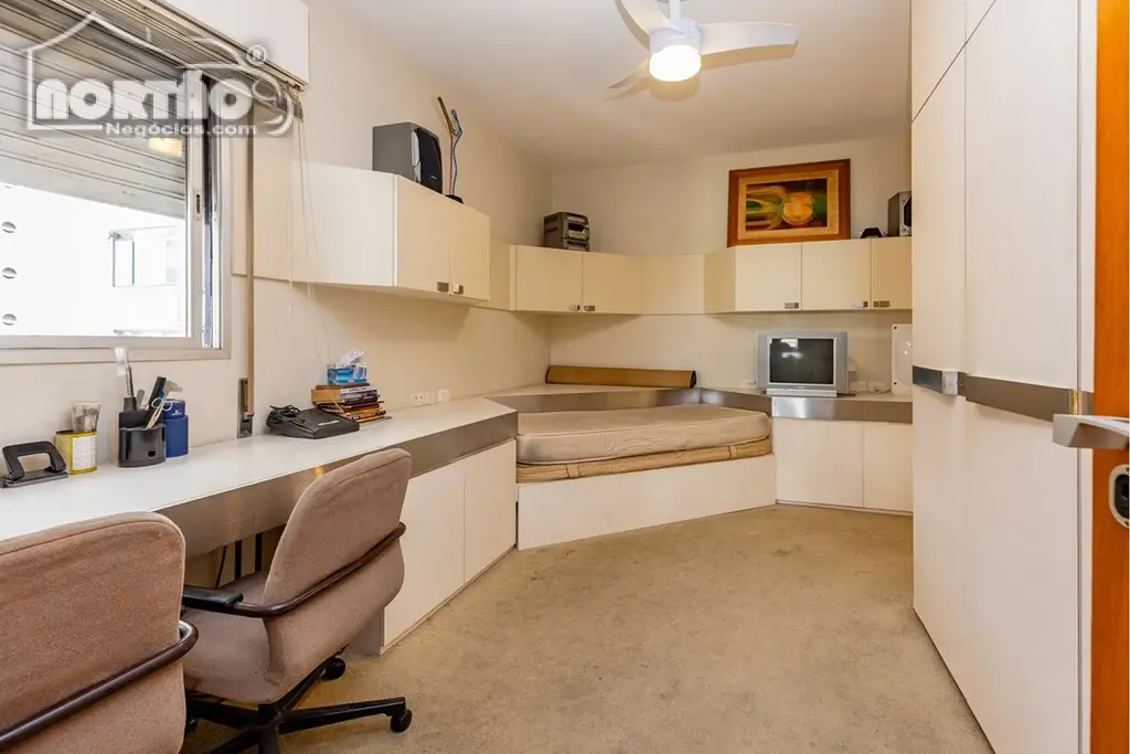 Casa, 4 quartos, 258 m² - Foto 6