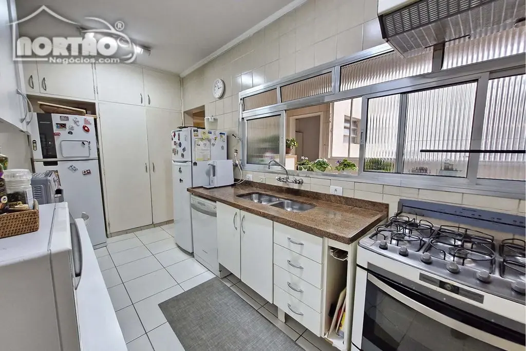Casa, 3 quartos, 205 m² - Foto 9
