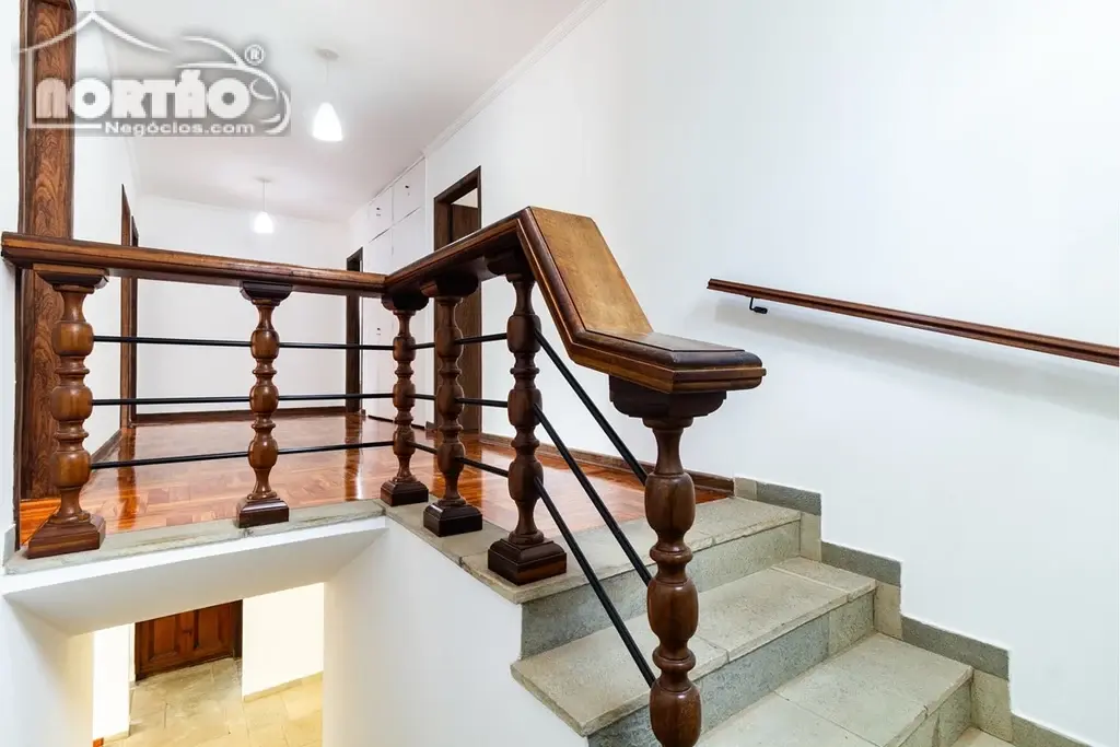 Casa, 4 quartos, 329 m² - Foto 3