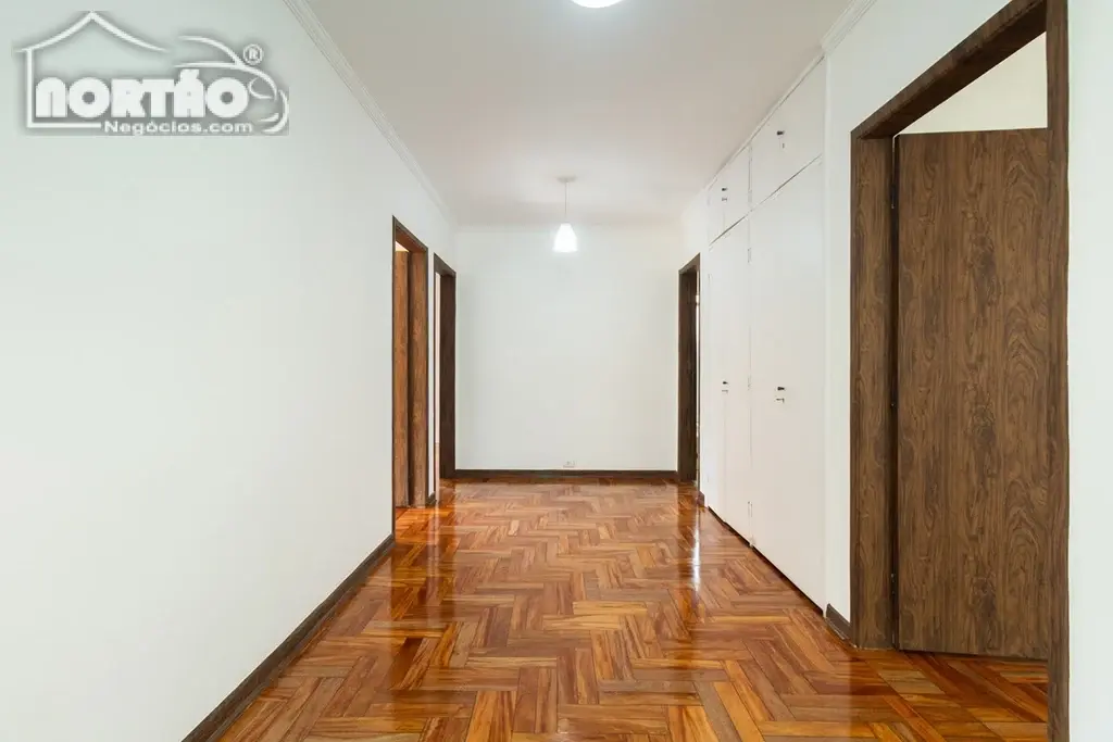 Casa, 4 quartos, 329 m² - Foto 5