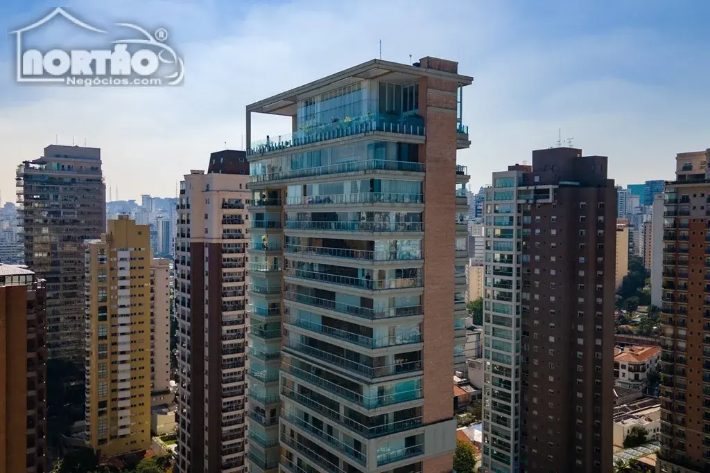Casa, 3 quartos, 411 m² - Foto 1