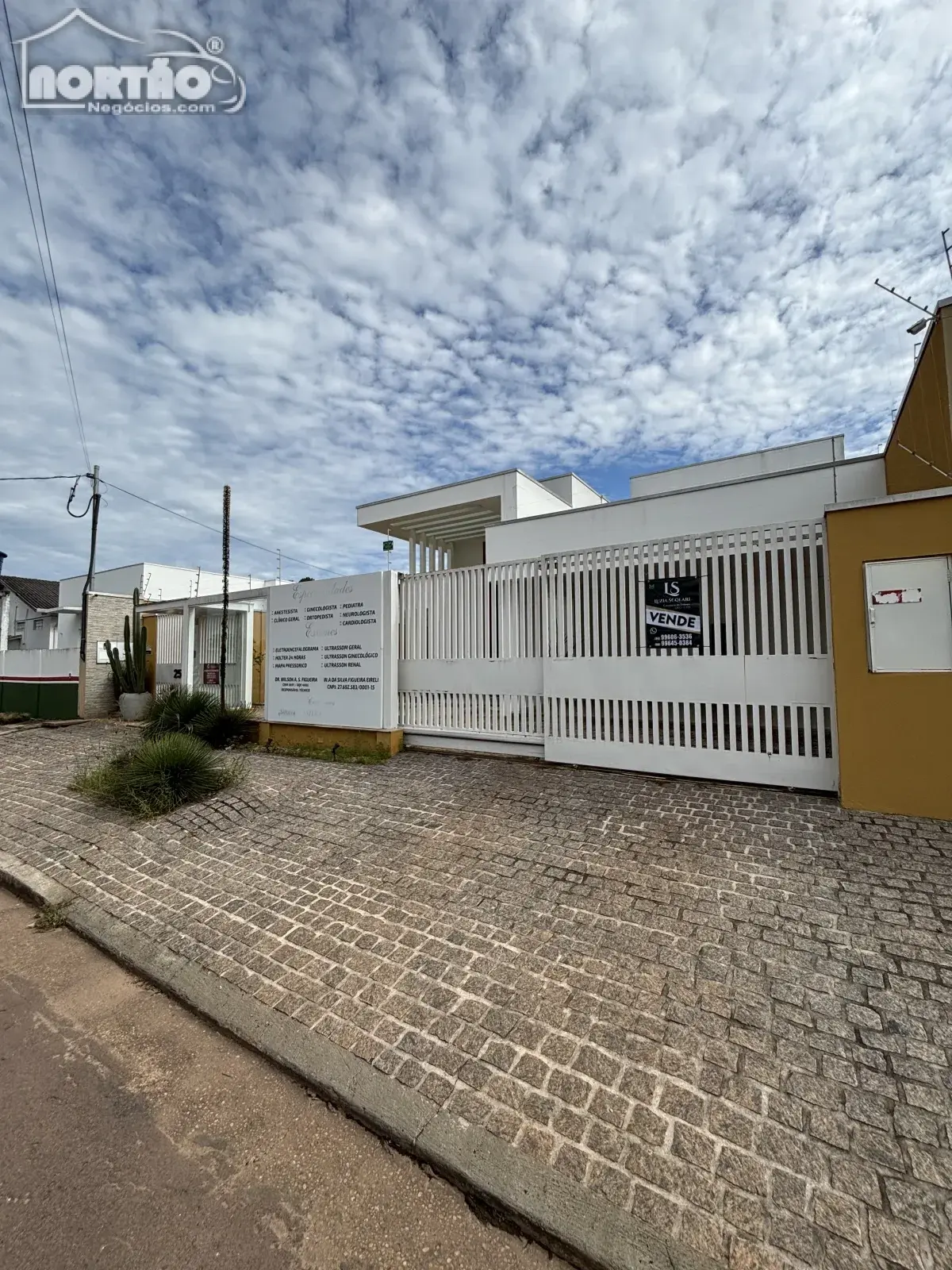 Casa, 4 quartos, 326 m² - Foto 1