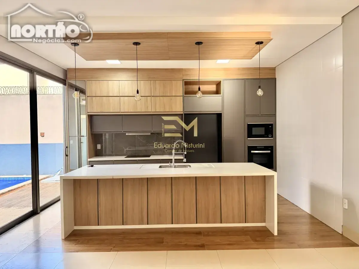 Casa, 3 quartos, 296 m² - Foto 9