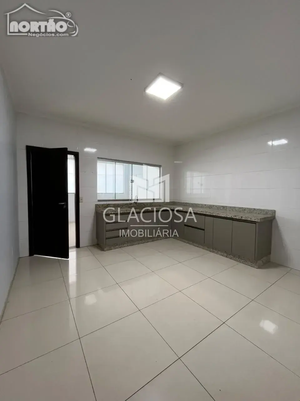 Casa, 3 quartos, 145 m² - Foto 3