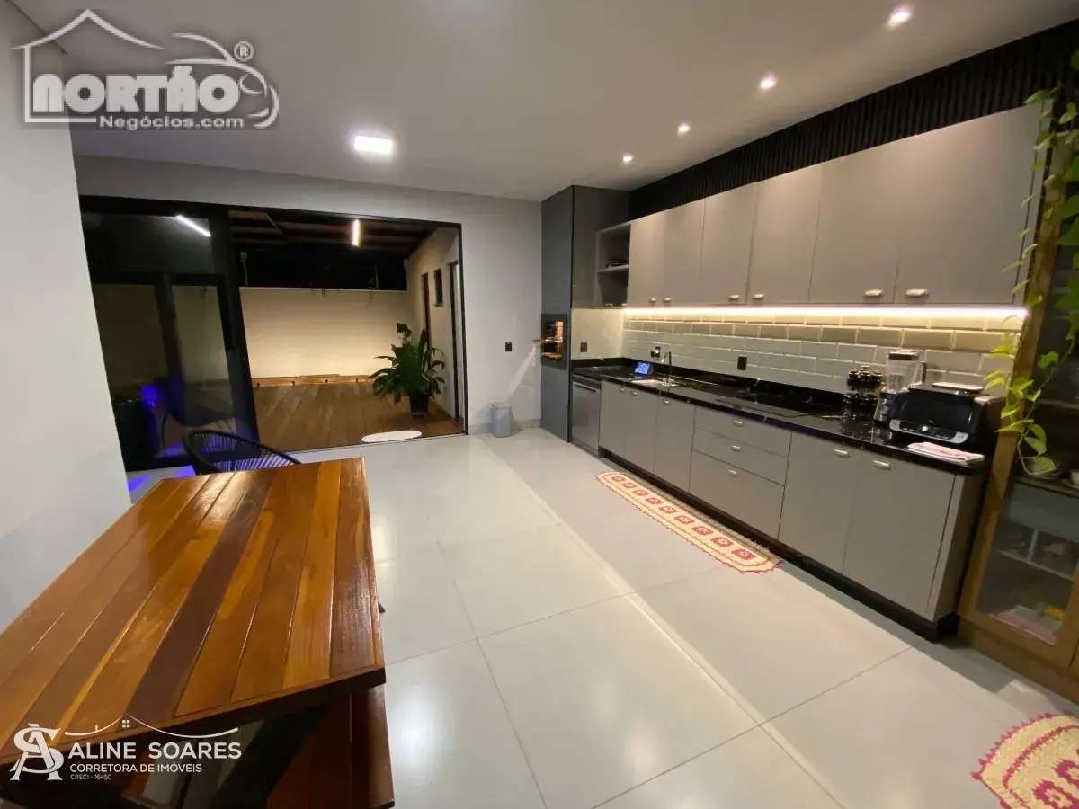 Casa, 4 quartos, 178 m² - Foto 4